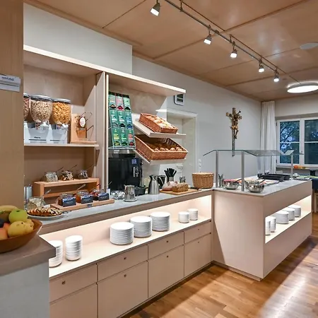 Gaestehaus Sankt Ulrich 3*