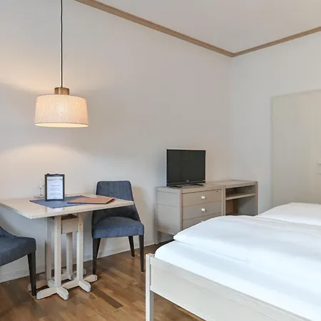 Отель Gaestehaus Sankt Ulrich 3*