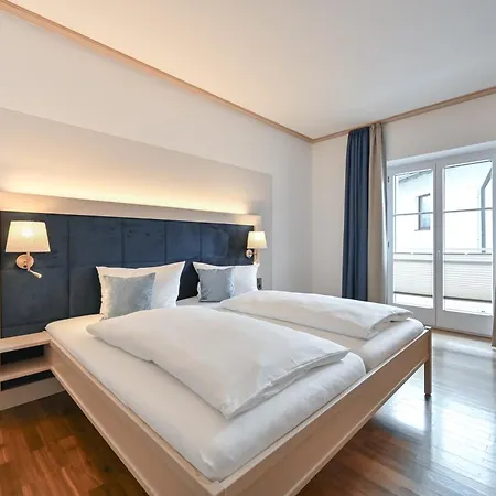 Отель Gaestehaus Sankt Ulrich 3*